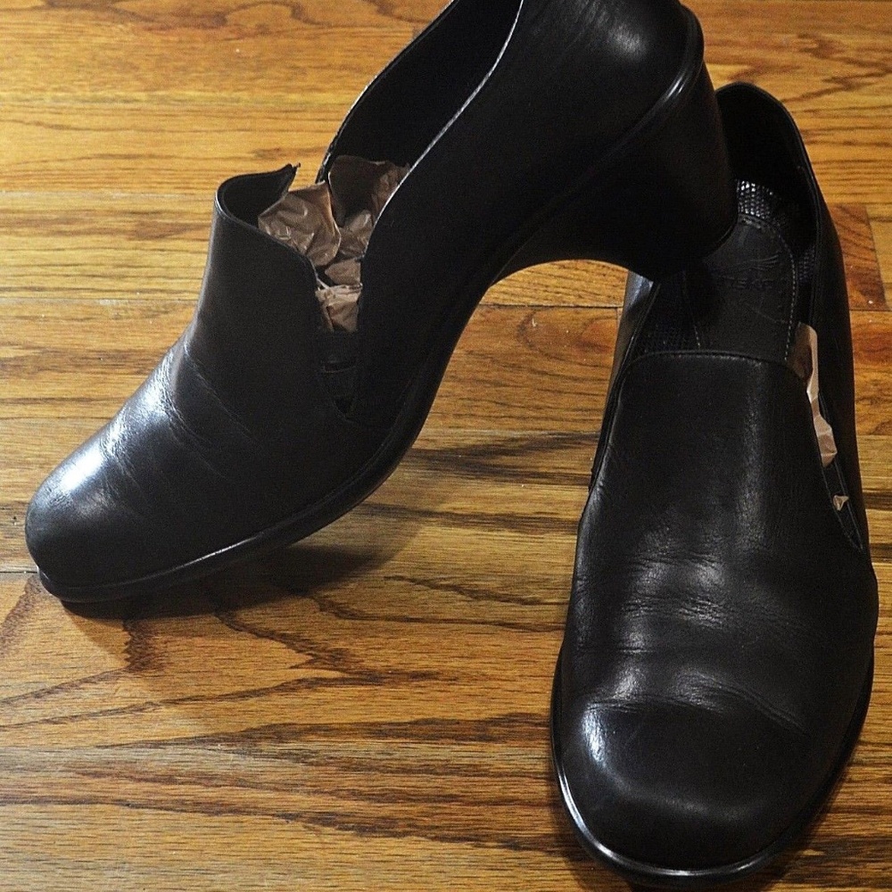 DANSKO BLACK LEATHER WEDGE HEEL SHOES SZ 10.5